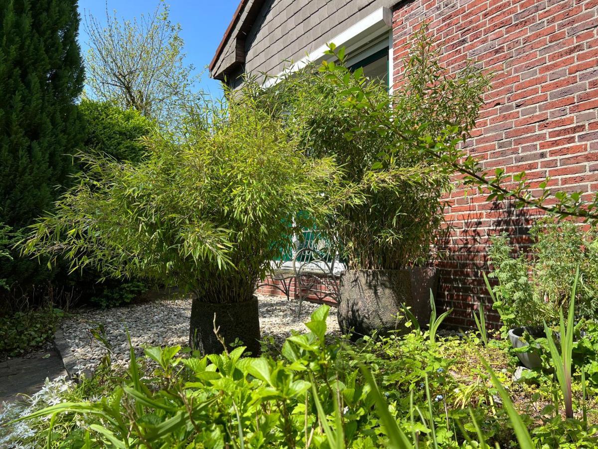 Aussergewoehnliches Haus Mit Sauna, Kamin Und Garten Wilhelmshaven Exterior photo